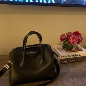 GIVENCHY Antigona small leather tote bag